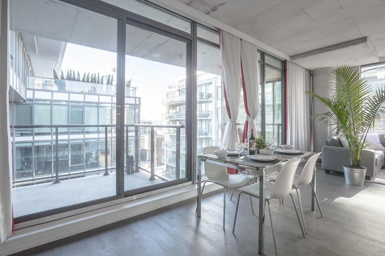 Noel Suites - Fashion District Toronto Apartment